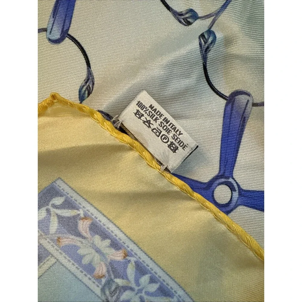 Cristella blue yellow